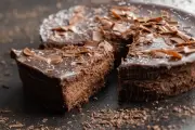 Tarta crispy de chocolate con arequipe: receta fácil y deliciosa
