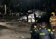Tragedia en Girón: puente peatonal colapsa y deja un motociclista muerto