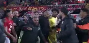 Trifulca y bochorno al final del Santa Fe vs. Corinthians en Copa Libertadores