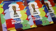 Truco casero para despegar láminas del álbum del Mundial sin dañarlas