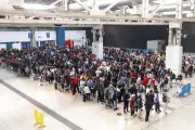 Voluntarios apoyan a migrantes en España para regularización extraordinaria