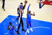 Wembanyama arrasa con 41 puntos y 23 rebotes; Spurs vencen a Thunder en doble prórroga