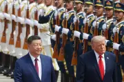 Xi Jinping y Donald Trump inspeccionan guardia de honor en Pekín