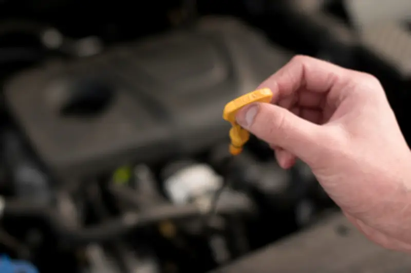 7 líquidos clave del carro que debe revisar para evitar averías costosas