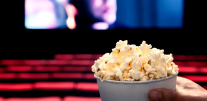 Academia de Hollywood crea premio para 50 salas de cine excepcionales