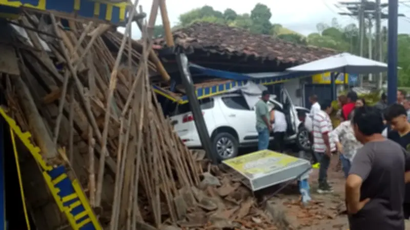 Accidente en Quindío: muere joven de 28 años en choque contra fonda