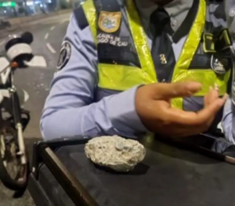 Agente de tránsito herida en ataque con piedras en Cali