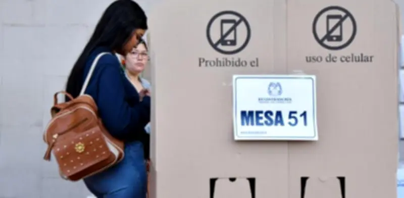 Alerta por correos falsos sobre cambios en puestos de votación en Bogotá