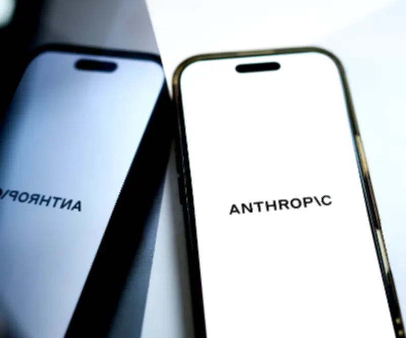 Anthropic elige bancos para su salida a bolsa, compite con OpenAI