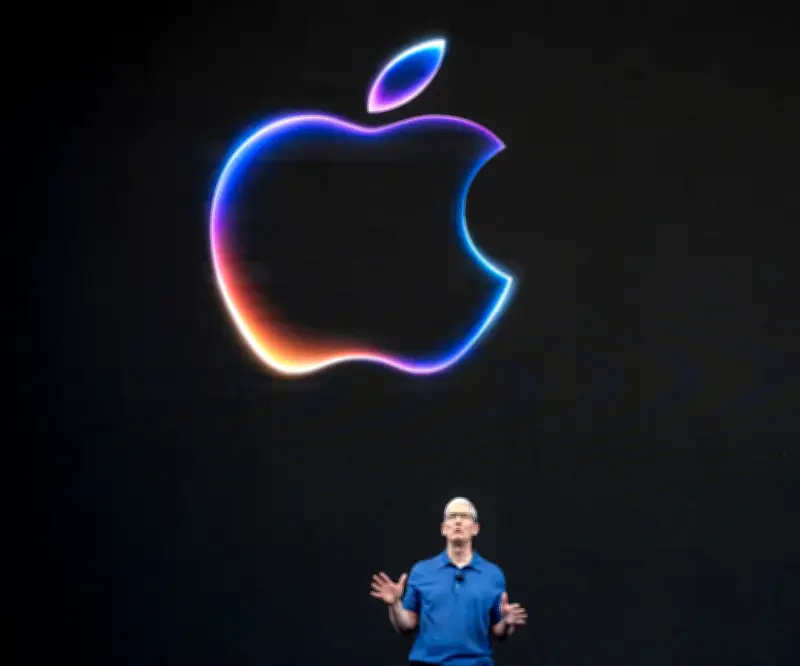 Apple lanza Siri AI con inteligencia artificial y análisis de pantalla