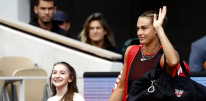 Aryna Sabalenka explota y dice que quiere dejar el tenis tras caer en Roland Garros