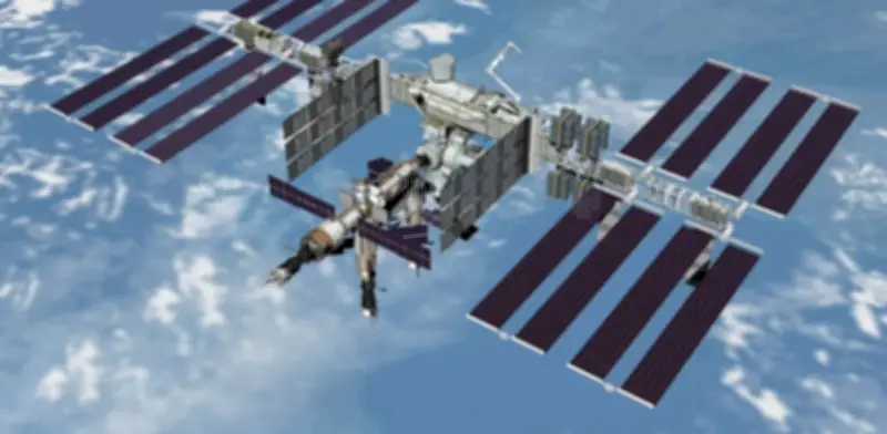 Astronautas de la EEI se refugian en cápsula por reparación rusa de fugas