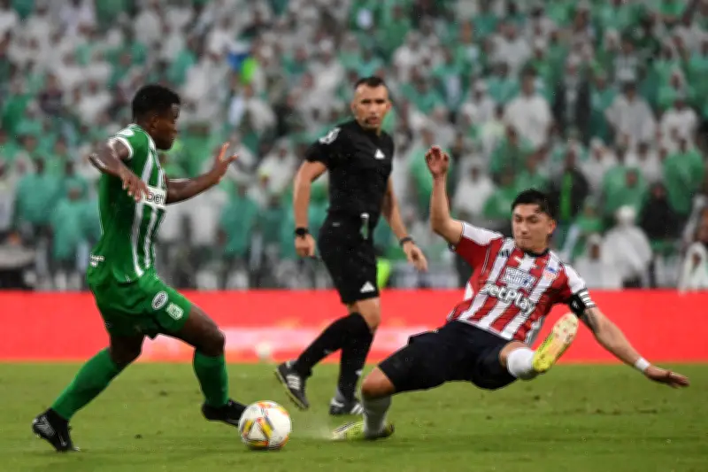 Ataque a cabina de Win Sports en final de Liga BetPlay: vidrio roto y periodista herido