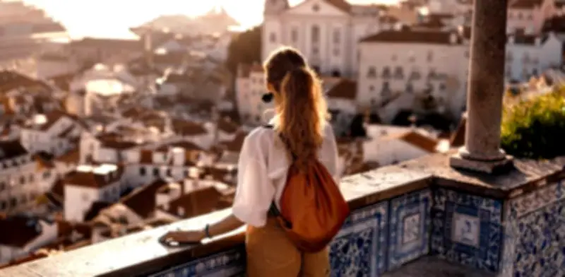 Becas de alojamiento en Madrid para colombianos: requisitos y cómo postular