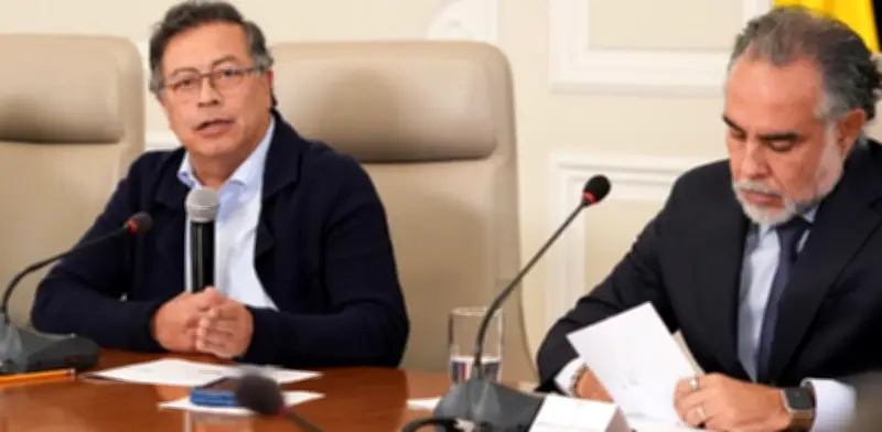 Benedetti rechaza auto que suspendería a Petro: "No existe en derecho"