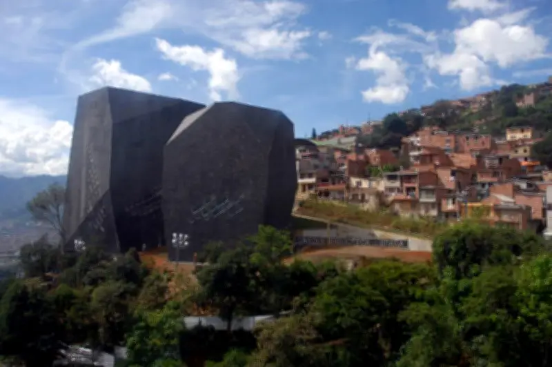 Biblioteca Santo Domingo abre tras 11 años cerrada por fallas estructurales