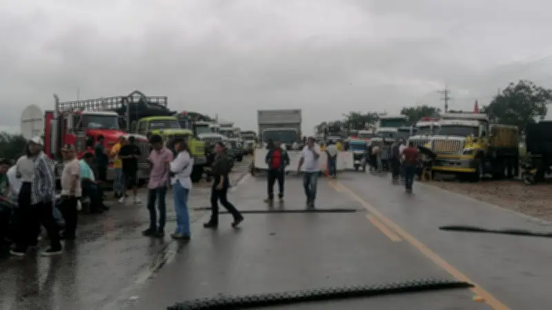 Bloqueos en Puerto Gaitán afectan producción de petróleo y regalías