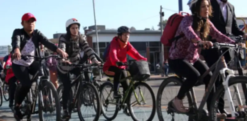Bogotá supera 886.000 viajes diarios en bici y avanza hacia 87 km nuevos de ciclorruta