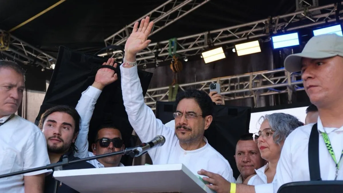 Cepeda propone acuerdo nacional con uribismo sin descartar constituyente