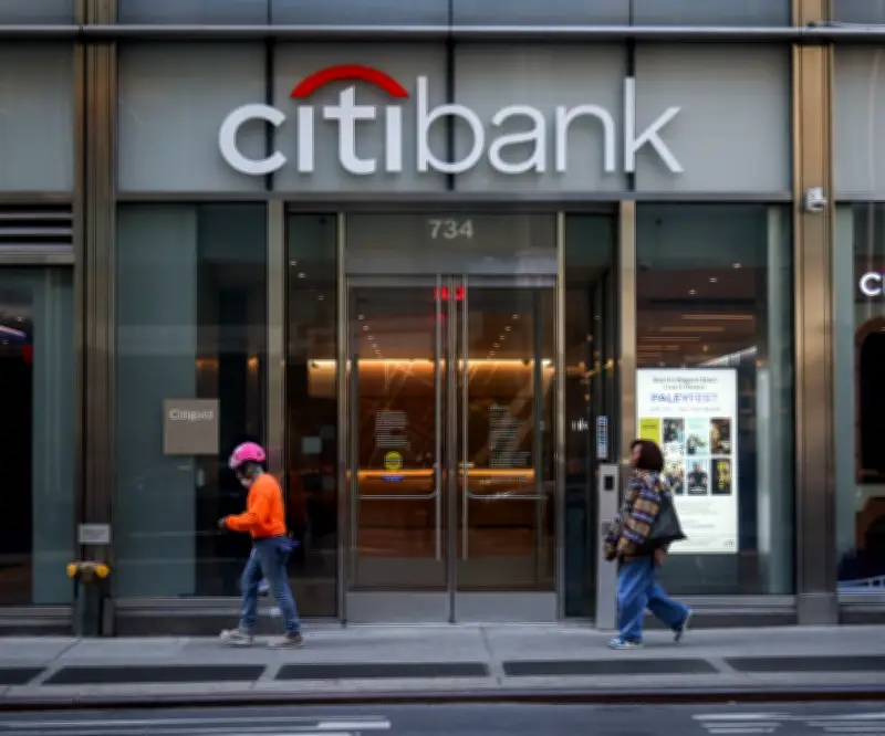 Citi mantiene su predicción de tres recortes de tasas de la Fed en 2026