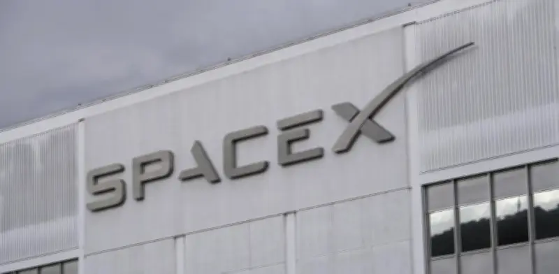 Colombianos podrán comprar acciones de SpaceX en su OPI