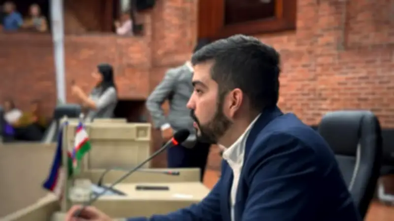 Concejal de Cali radica queja contra Petro por presunta participación en política