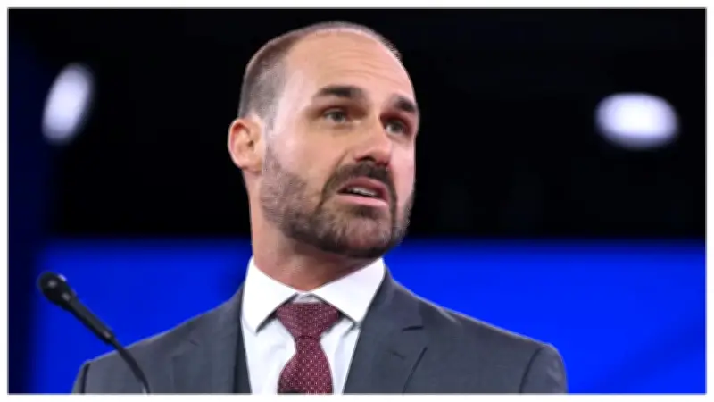 Condenan a Eduardo Bolsonaro a 4 años de cárcel por coacciones