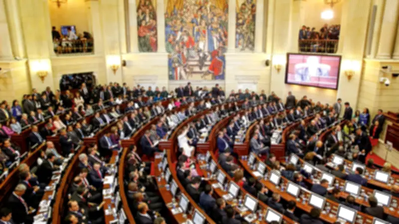 Congreso colombiano enfrenta un trancón de proyectos legislativos en medio de la contienda electoral