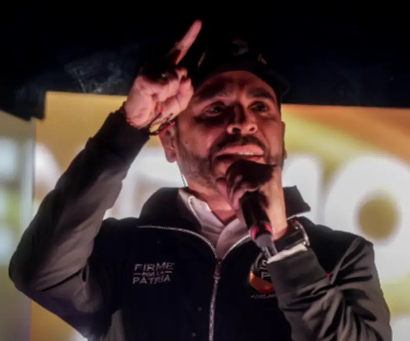 De la Espriella reta a Cepeda: reconoce resultados antes del debate