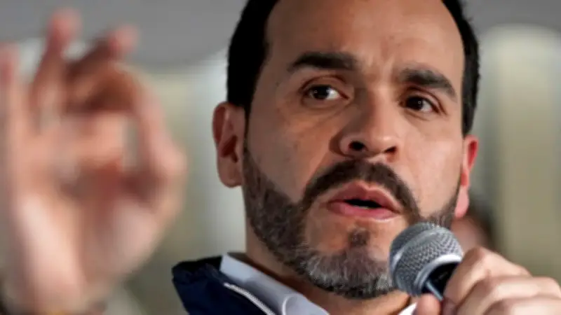 De La Espriella tilda de "prevaricato" el auto que plantea suspender a Petro