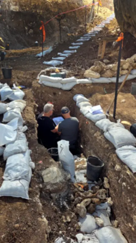 Descubren cueva de 400.000 años en Israel: una cápsula del tiempo del Paleolítico Inferior