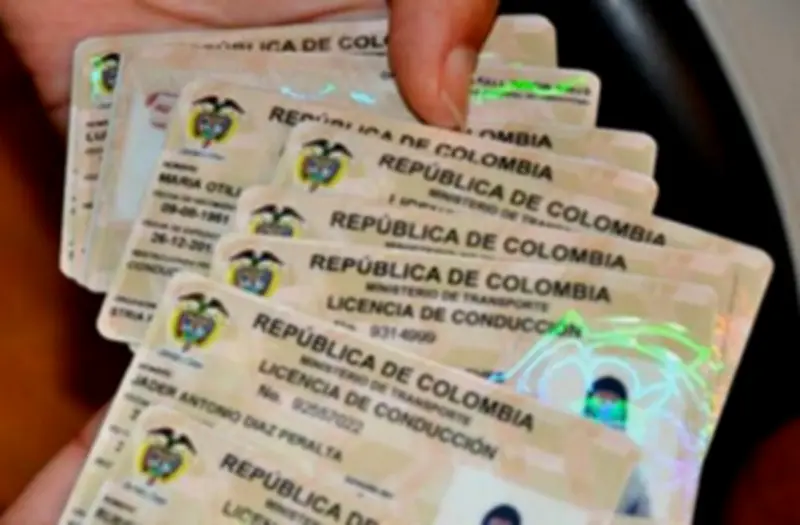 Fasecolda pide eliminar seguro obligatorio para licencias de conducción