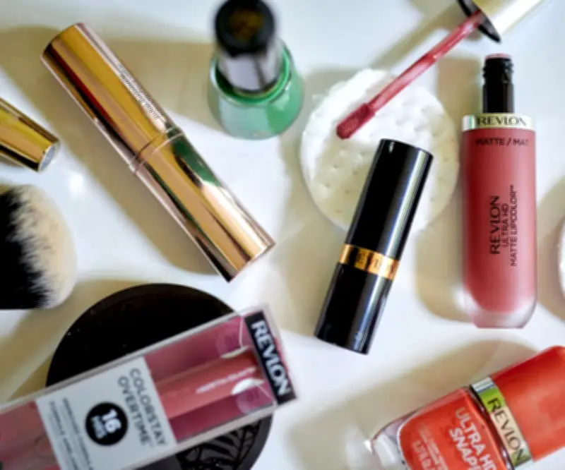 FDA advierte a Revlon por posible contaminación cancerígena