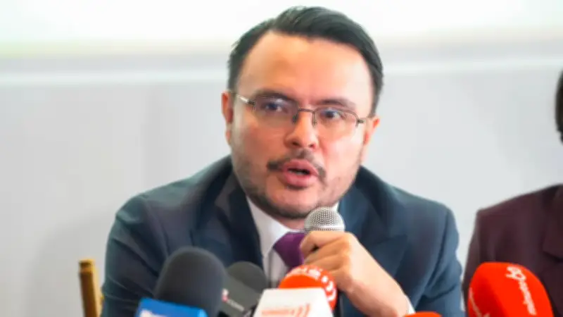 Felipe Harman niega compra de votos en campaña de Iván Cepeda