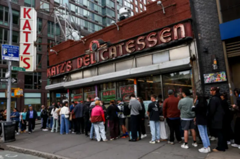 Filas interminables en Nueva York: un fenómeno viral que genera su propia economía