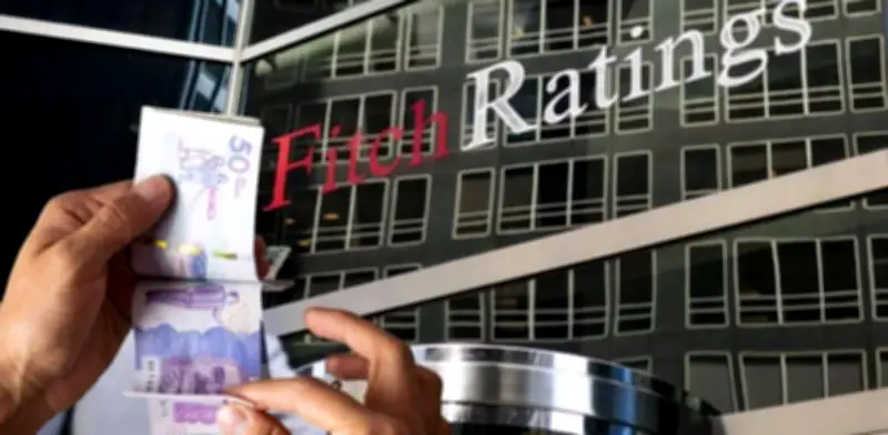 Fitch advierte: próximo presidente deberá corregir desequilibrio fiscal en Colombia