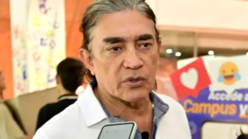 Generales retirados rechazan uso de imágenes militares por Gustavo Bolívar