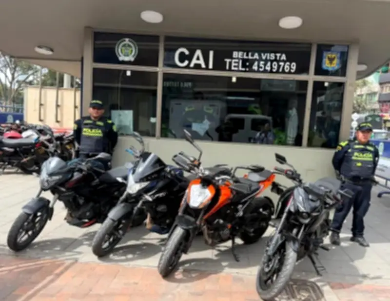 Hallan desguazadero de motos en barbería de Kennedy, Bogotá