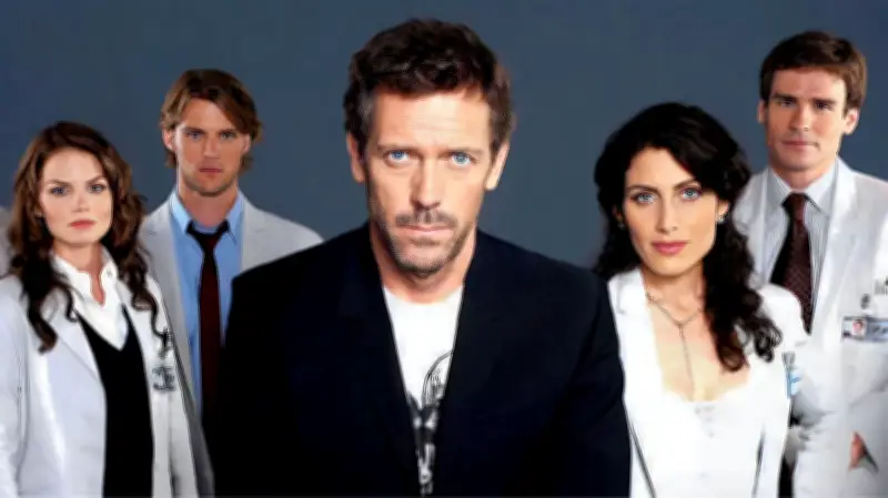 Hugh Laurie defiende Dr. House tras críticas de periodista británica