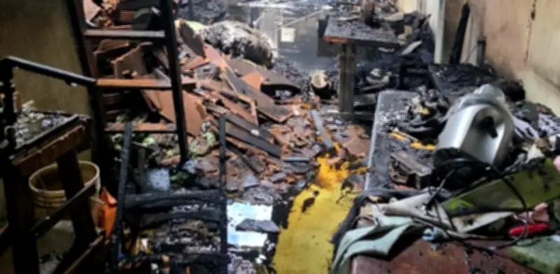 Incendio en fábrica de muebles en Bucaramanga deja un adulto mayor fallecido
