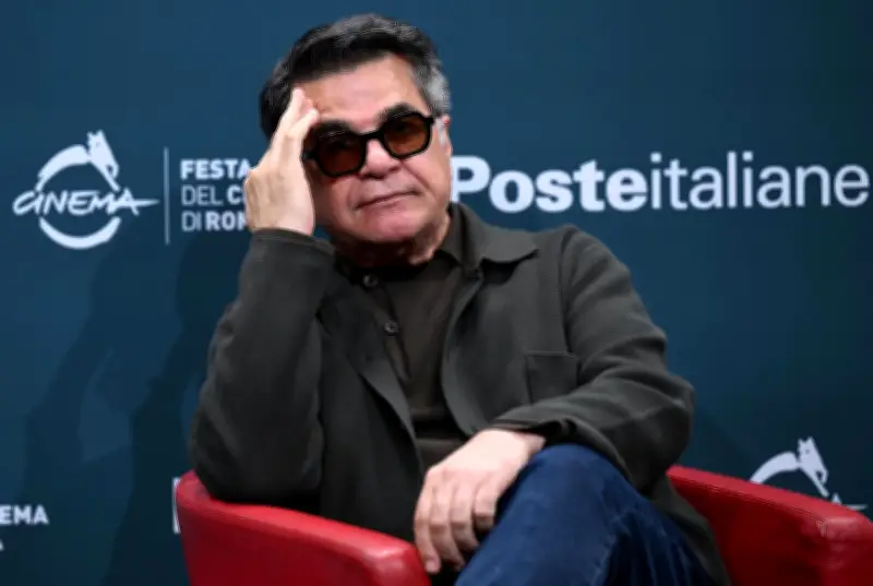 Irán ratifica condena de un año de cárcel contra el cineasta Jafar Panahi
