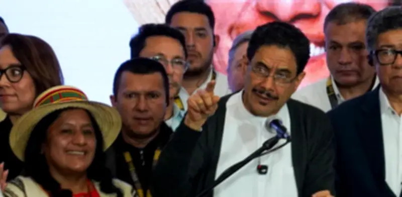 Iván Cepeda condiciona aceptación de resultados y arremete contra De la Espriella