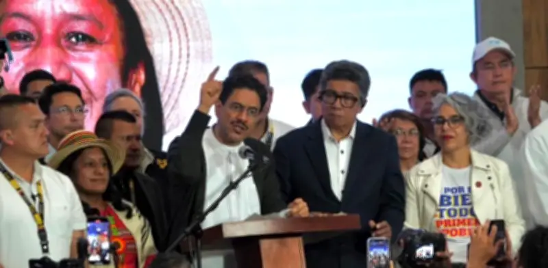 Iván Cepeda emplaza a debate a Abelardo de la Espriella para segunda vuelta
