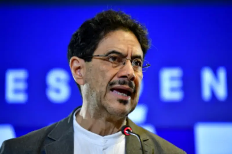 Iván Cepeda reinventa su estrategia digital para remontar en segunda vuelta