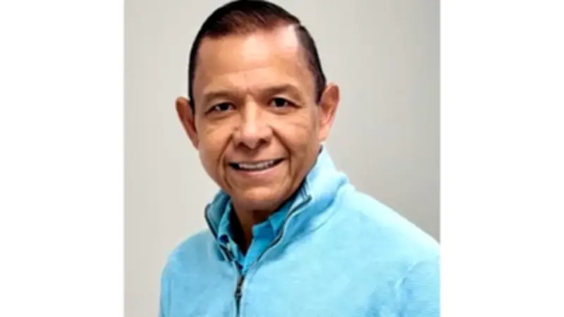 Iván René Valenciano revela que padece cáncer en pódcast de Aco Pérez