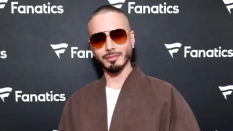 J Balvin, Ovy On The Drums y Westcol lanzan 'GODZILA'