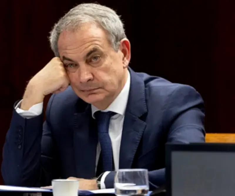 Juez español investiga a Zapatero por joyas halladas en su despacho