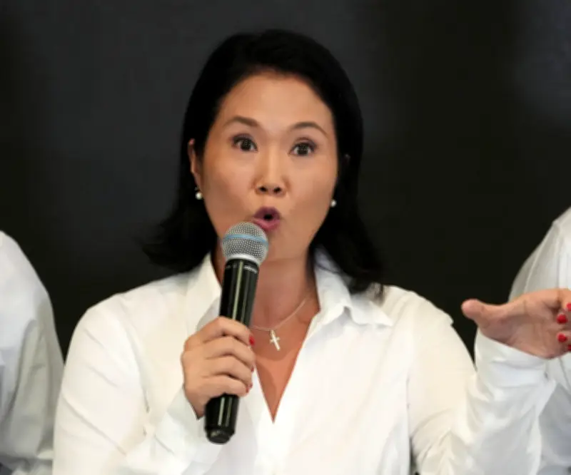 Keiko Fujimori lidera con leve ventaja sobre Sánchez en Perú
