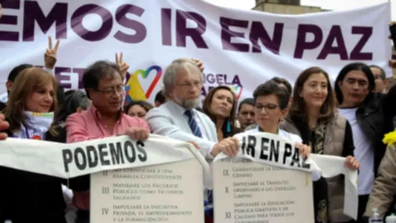 Las lápidas de mármol: la promesa incumplida de Petro sobre la Constituyente