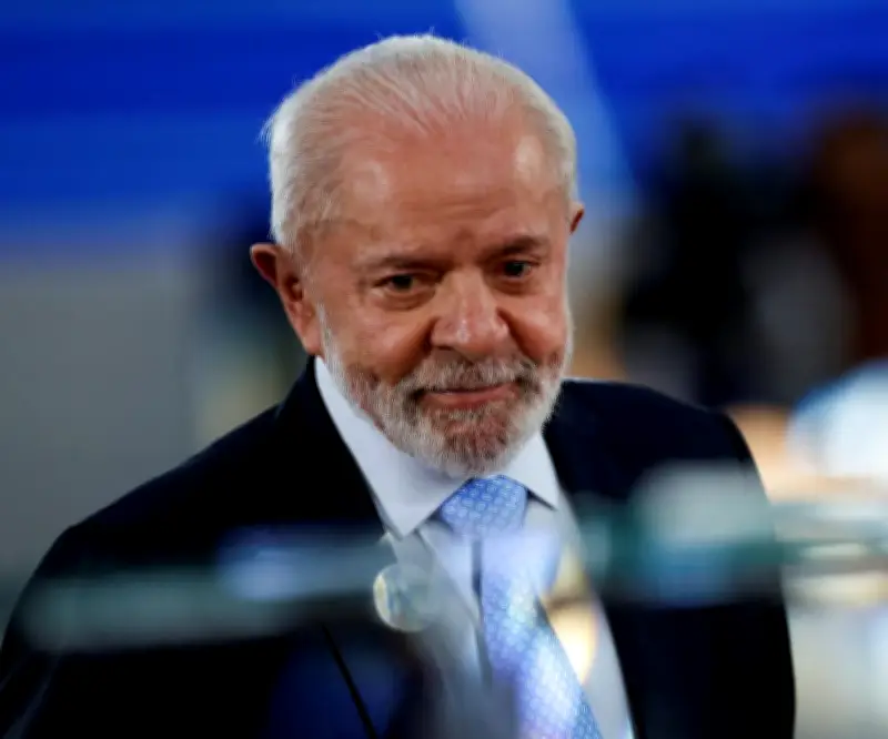 Lula aventaja a Flávio Bolsonaro en posible segunda vuelta en Brasil